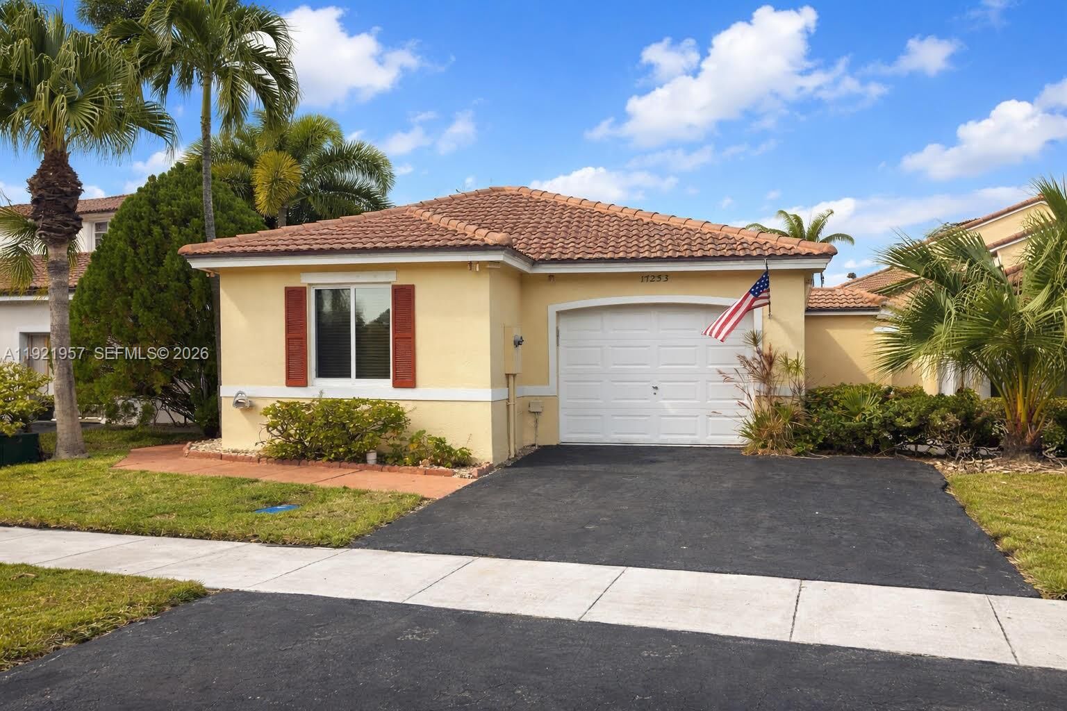 Property Photo: 17253 NW 6th Ct FL 33029