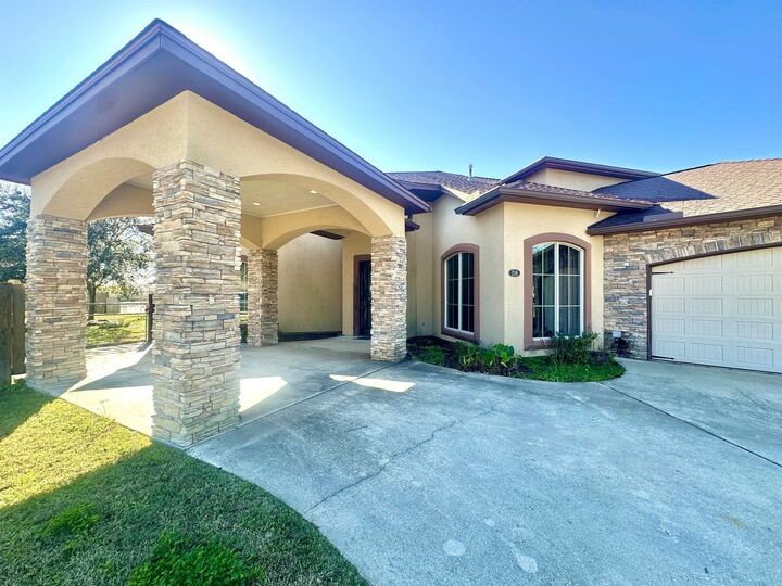 Property Photo:  216 Berwick Dr.  TX 77611 