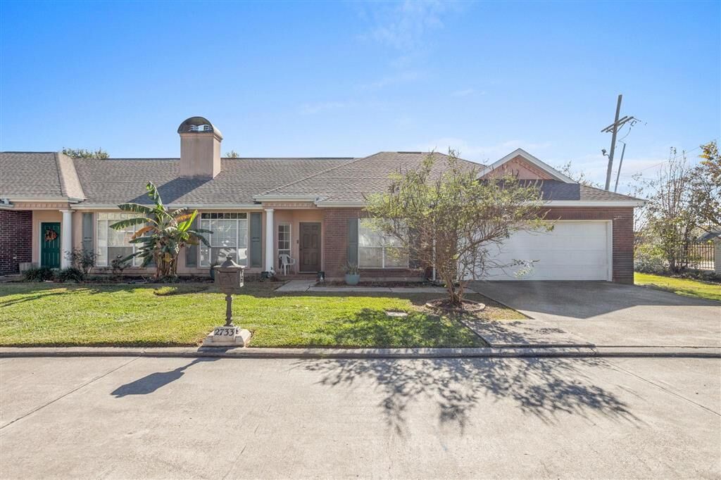 Property Photo: 2733 Henderson Bayou Place LA 70605