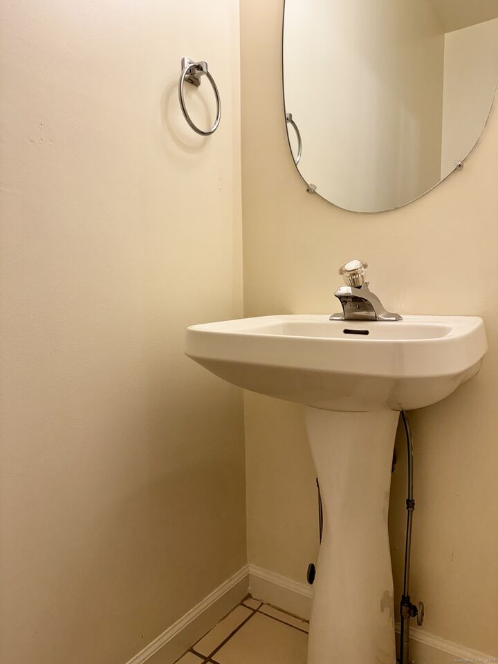 Property Photo:  1118 Foxboro Drive 1118  CT 06851 