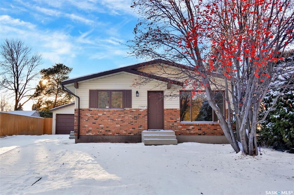 Property Photo:  111 Stechishin Crescent  SK S7K 5P5 