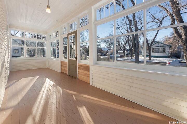 Property Photo:  700 5th Avenue N  SK S7K 2R5 