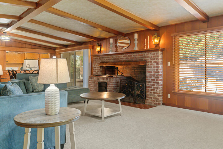 Property Photo: 531 E Walnut Street CA 93221