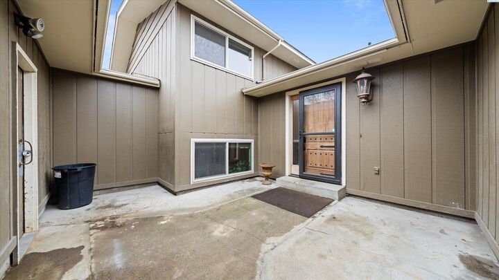 Property Photo: 803 N Quillan Street WA 99336