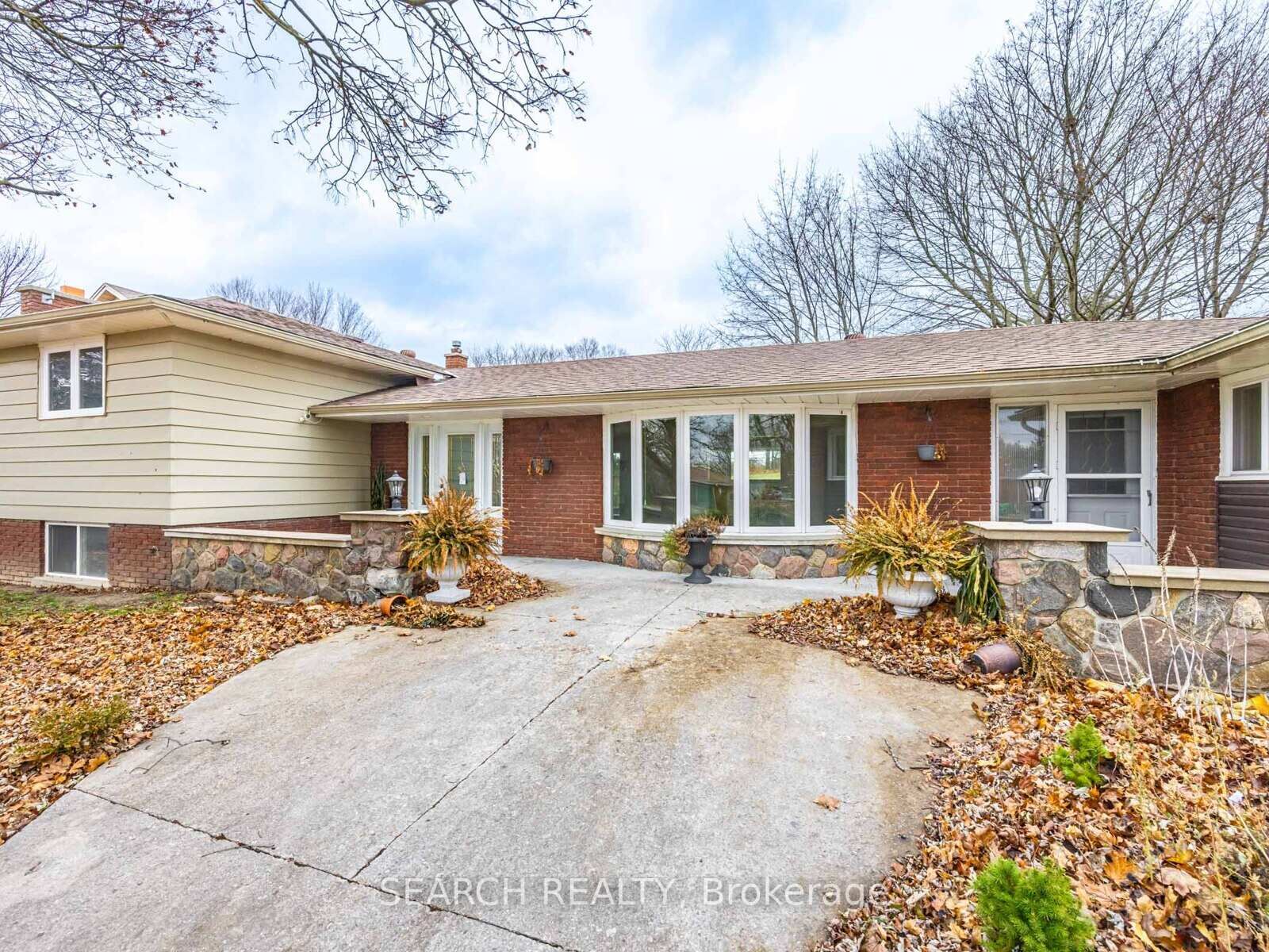 Property Photo: 41 Hamilton Drive ON L3Y 3E7