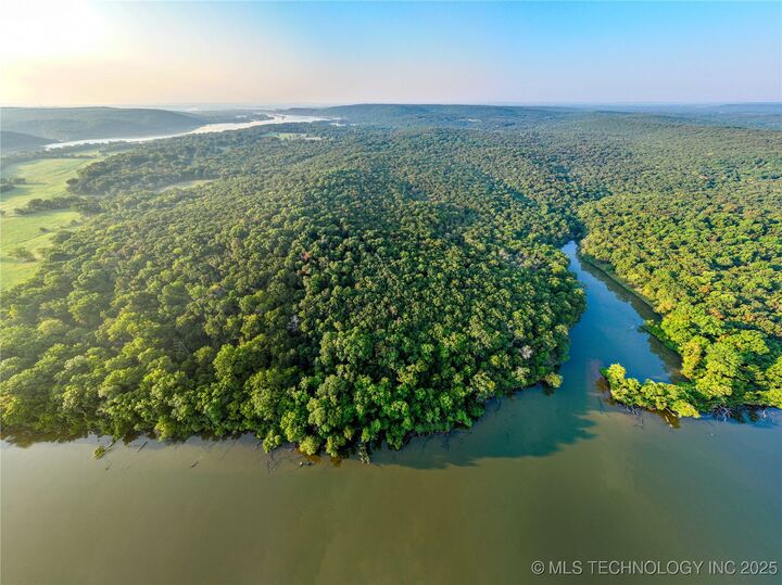 Property Photo:  00168 N 4400 Road  OK 74470 