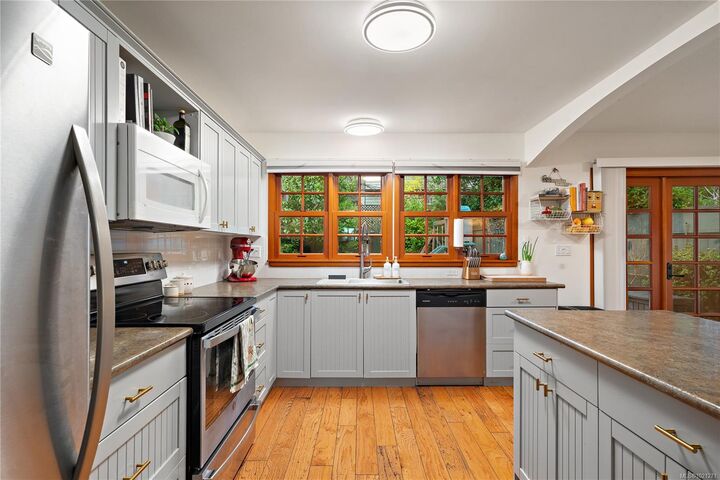 Property Photo: 4000 Cedar Hill Rd BC V8N 3C1