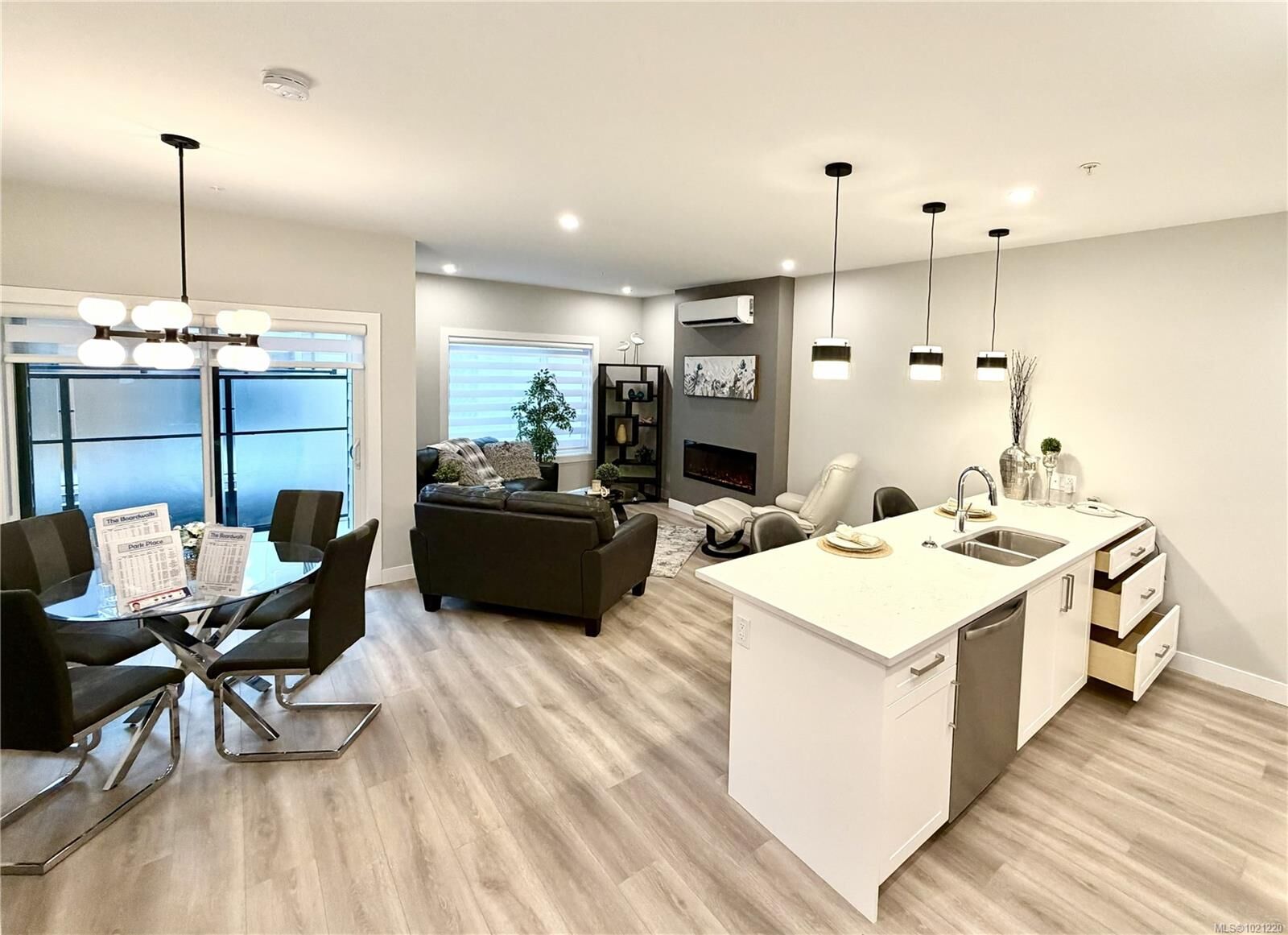 Property Photo: 918 Jenkins Ave #505 BC V9B 2N7