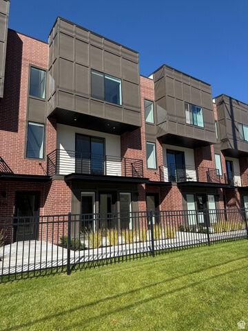 Property Photo: 598 E Betsey Cv S 19 UT 84107