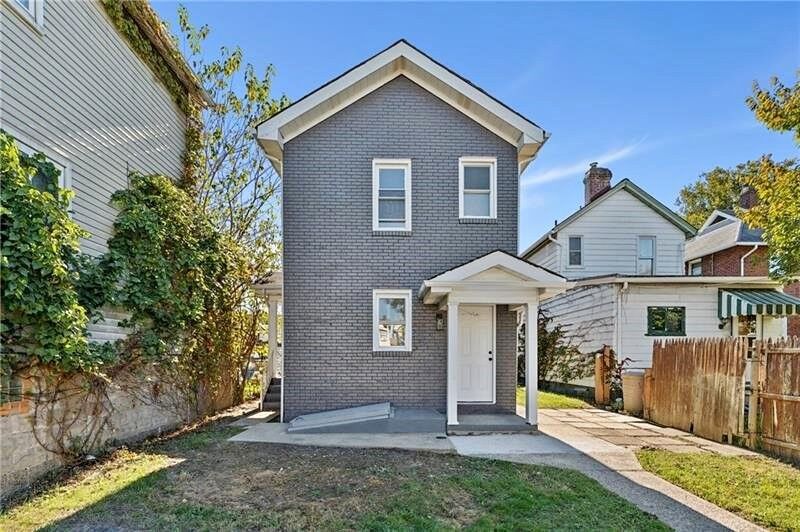 Property Photo: 233 E 19th Ave PA 15120