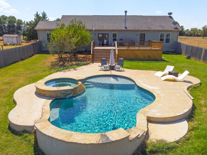 Property Photo: 3995 County Road 405 TX 78947