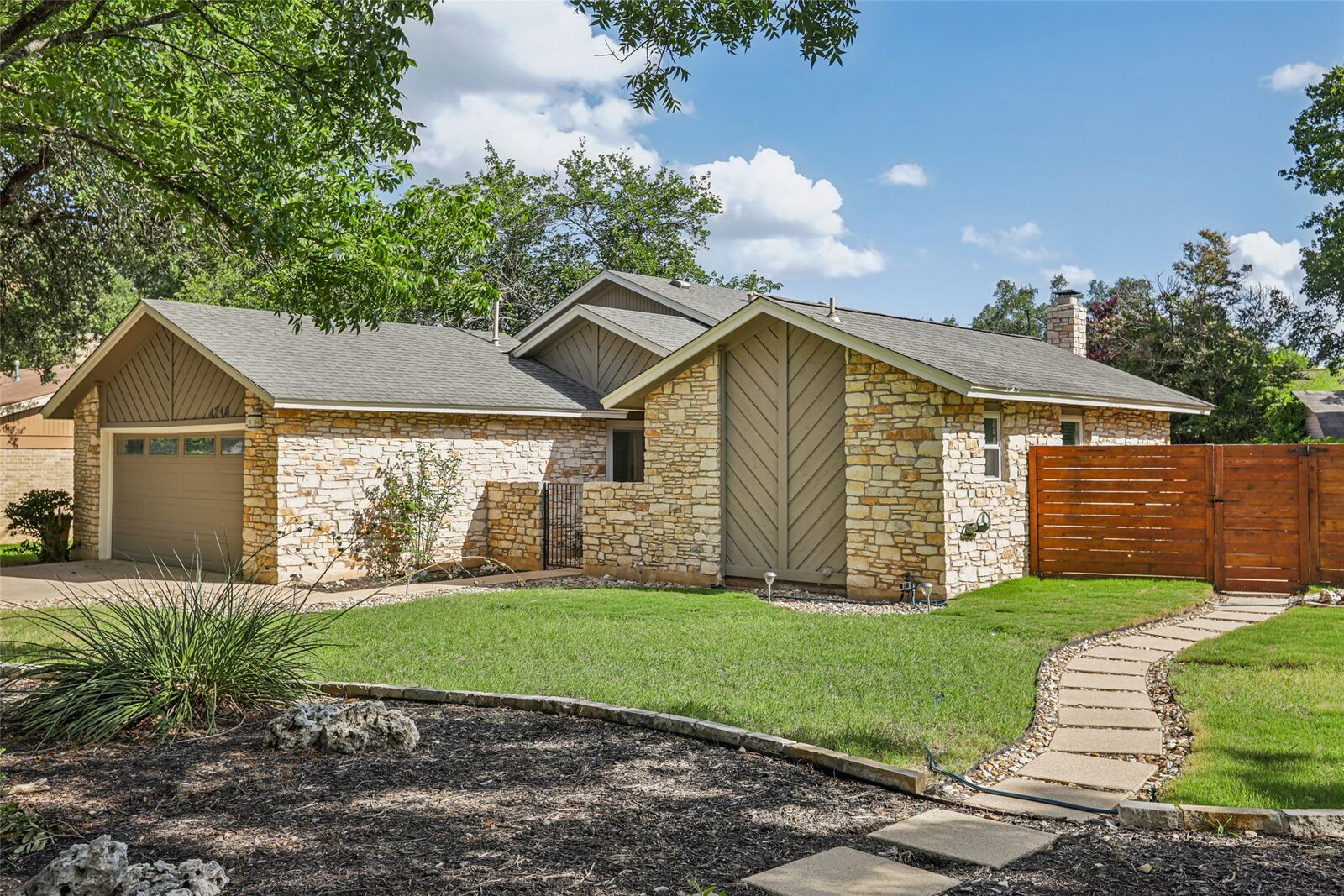 Property Photo:  4713 Trail Crest Circle  TX 78735 