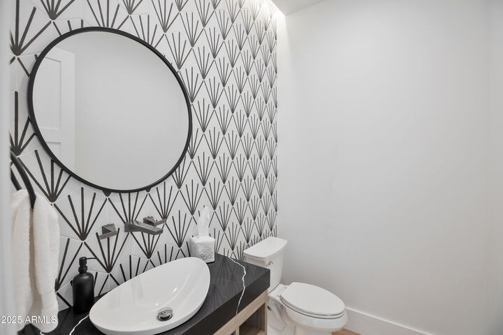 Property Photo:  6528 E 2nd Street  AZ 85251 