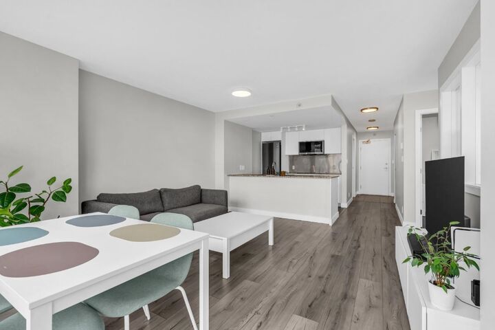 Property Photo: 788 Hamilton Street 1805 BC V6B 0E9
