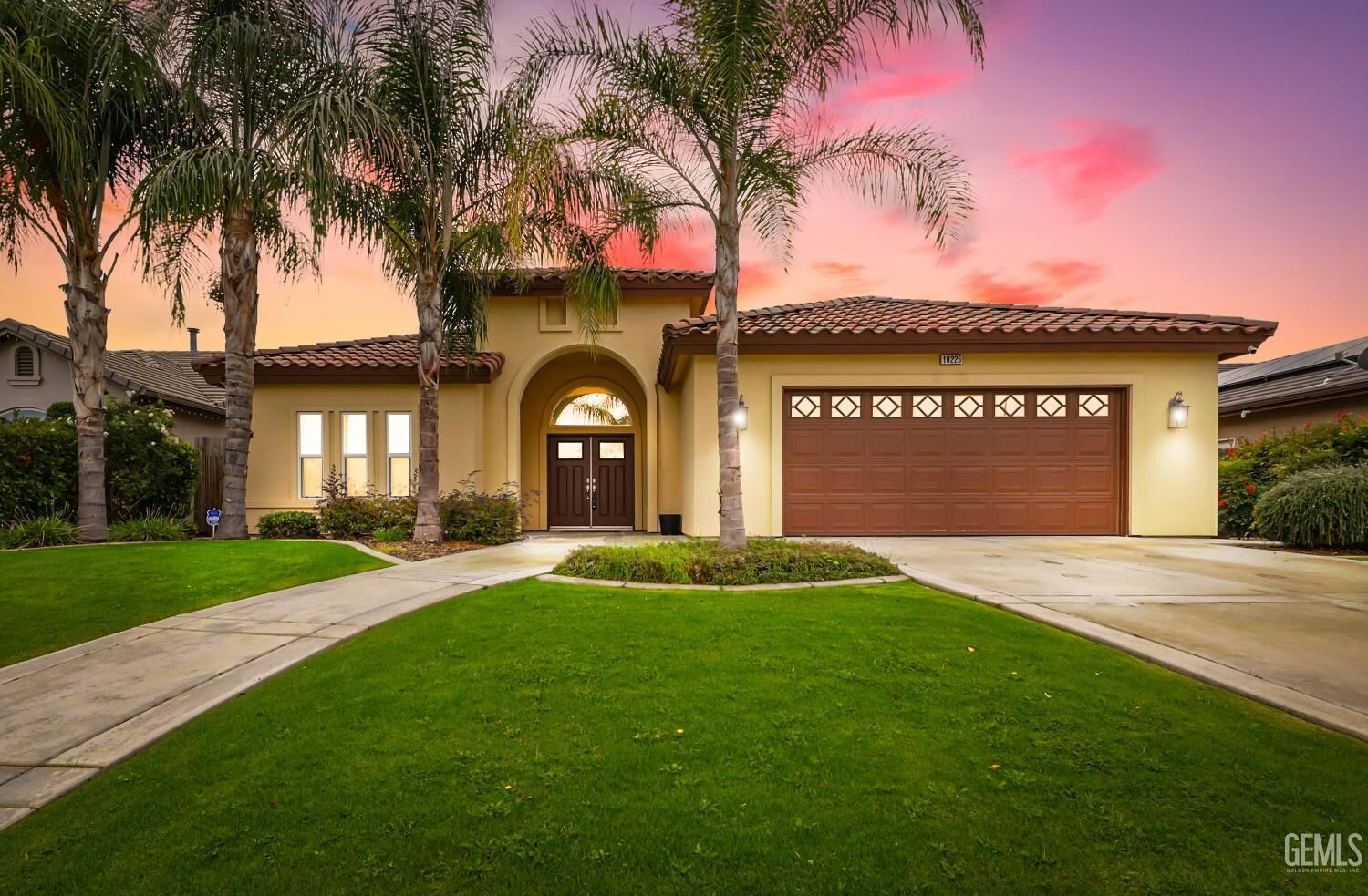 Property Photo:  10225 Azimuth St  CA 93306 