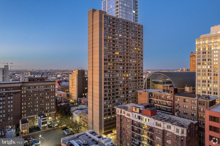 1326 Spruce Street 42 2906  Philadelphia PA 19107 photo