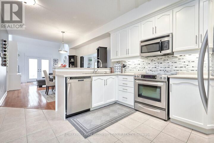 Property Photo:  125 Huronia Road 11  ON L4N 4G1 