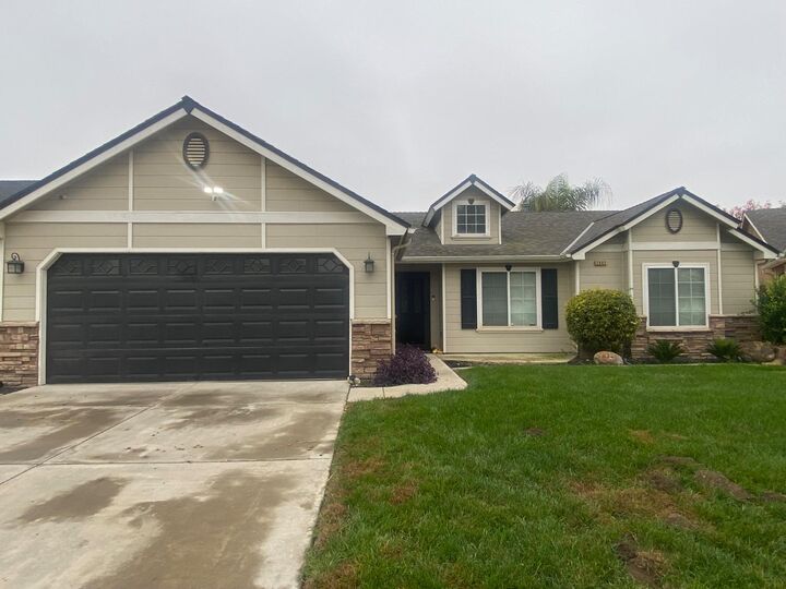 Property Photo: 2805 Badger Flat Avenue CA 93274