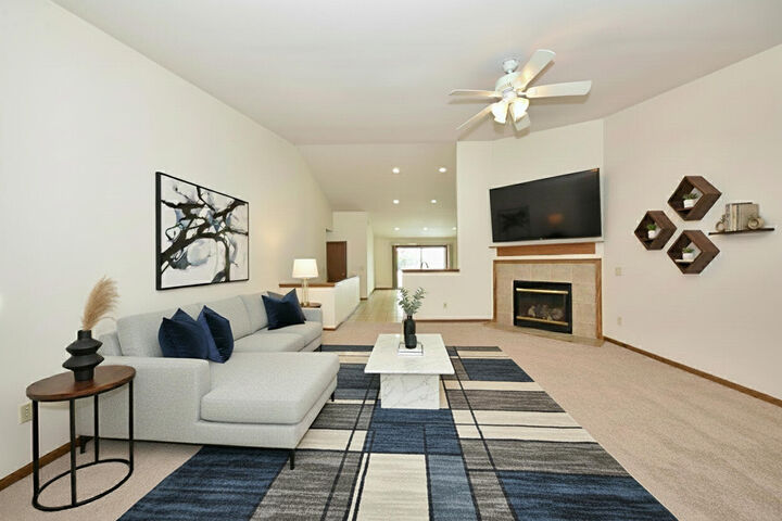 Property Photo: 1604 Morning Glory Dr WI 53027