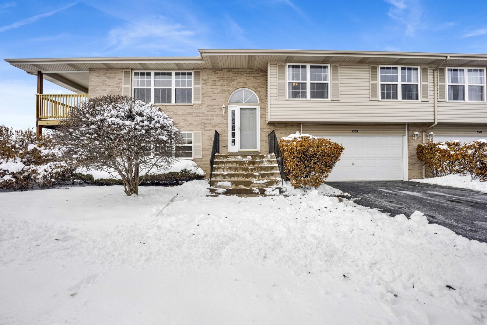 Property Photo: 5303 W 109th Street 5303 IL 60453
