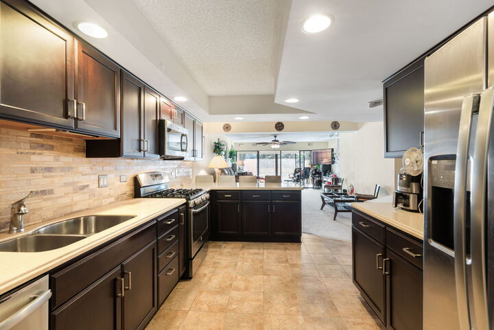 Property Photo: 1S045 Spring Road 1D IL 60181