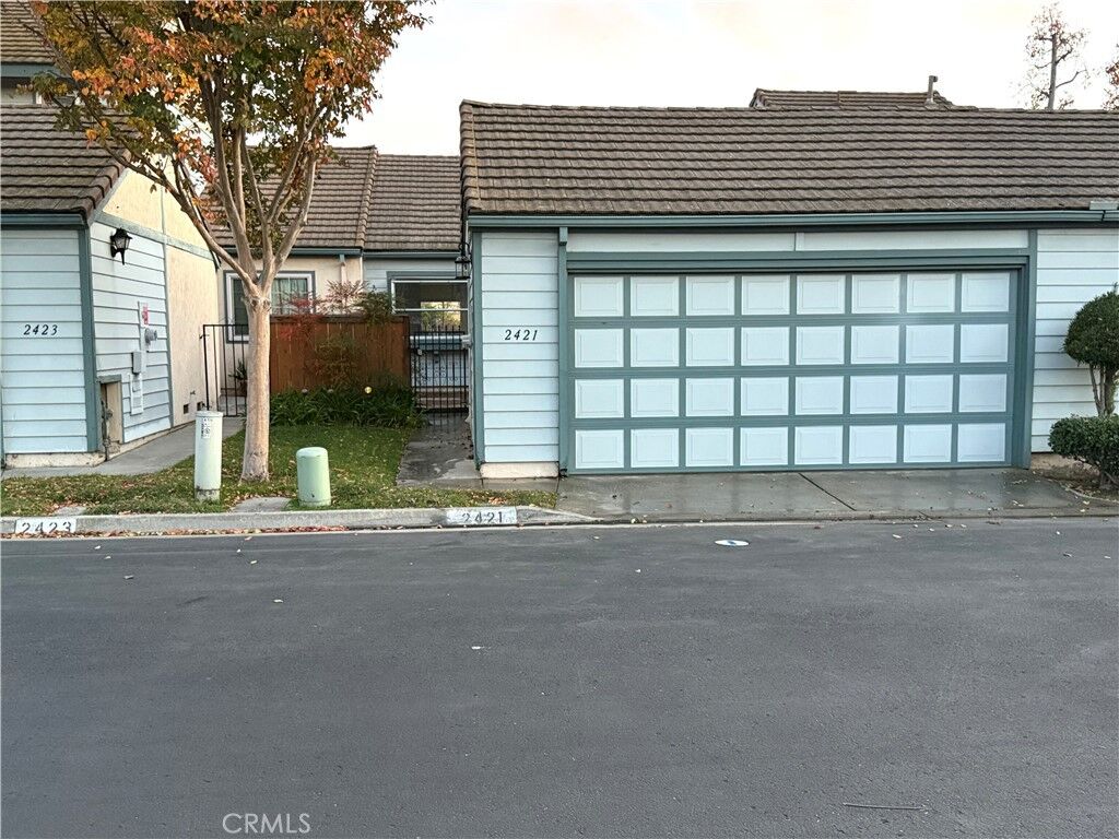 Property Photo:  2421 Hawthorn  CA 92027 
