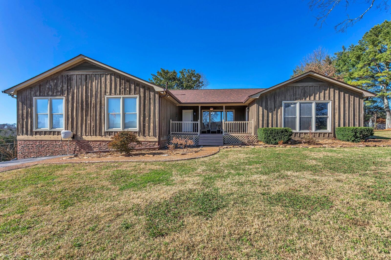 Property Photo:  408 McKibbon Ln  TN 38478 