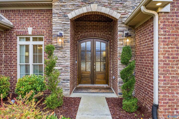 Property Photo: 7504 Flint Crossing Circle AL 35763