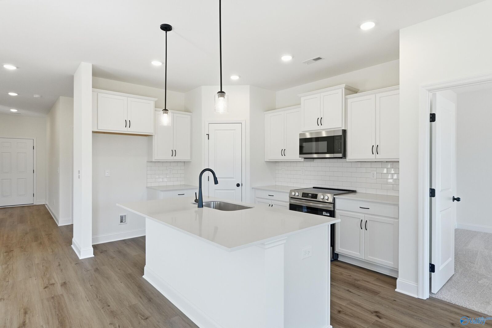 Property Photo:  101 River Pointe Drive  AL 35761 