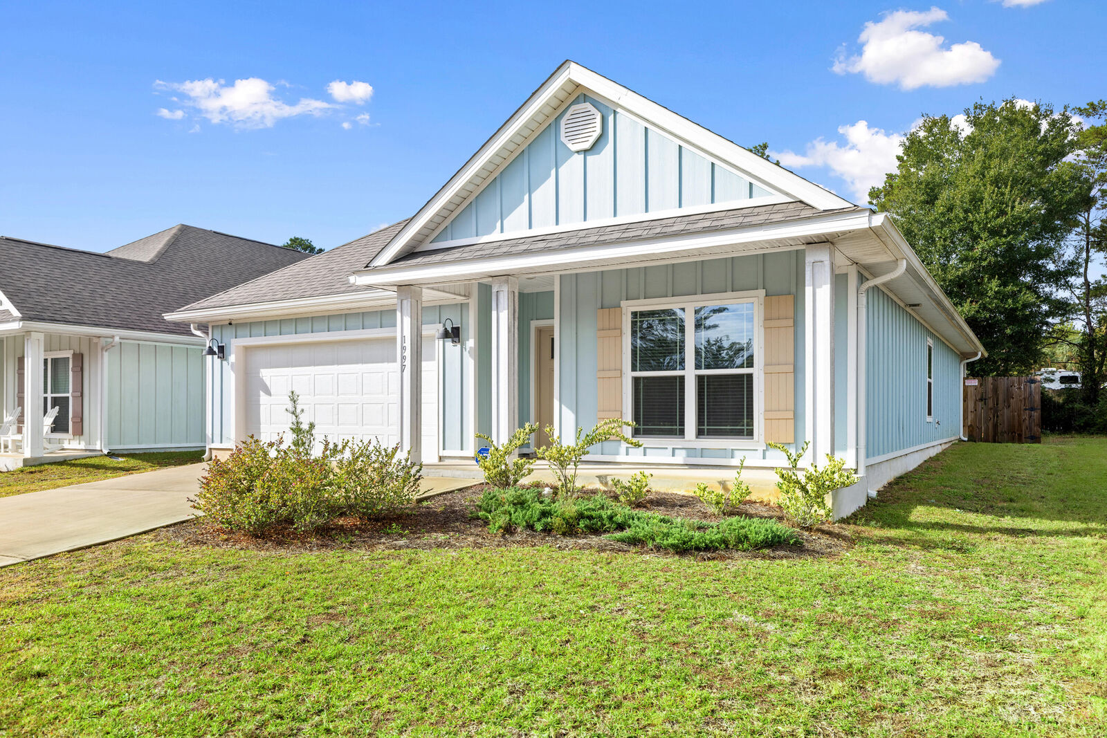 Property Photo: 1997 Noleka Court FL 32566