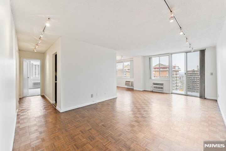 160 Overlook Avenue 20D  Hackensack NJ 07601 photo