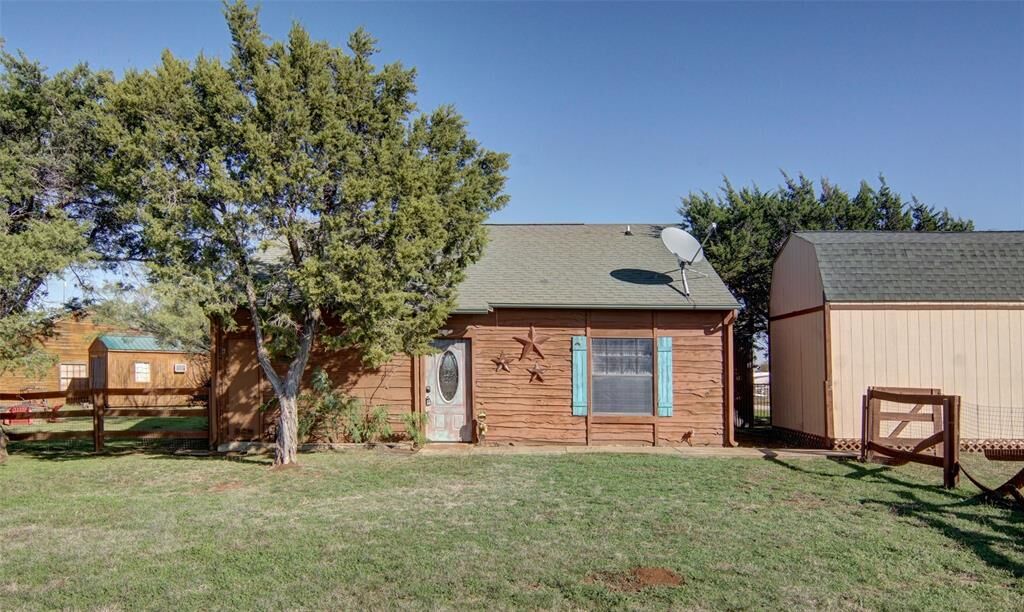 Property Photo: 101 Hide Away Drive 2 TX 76475