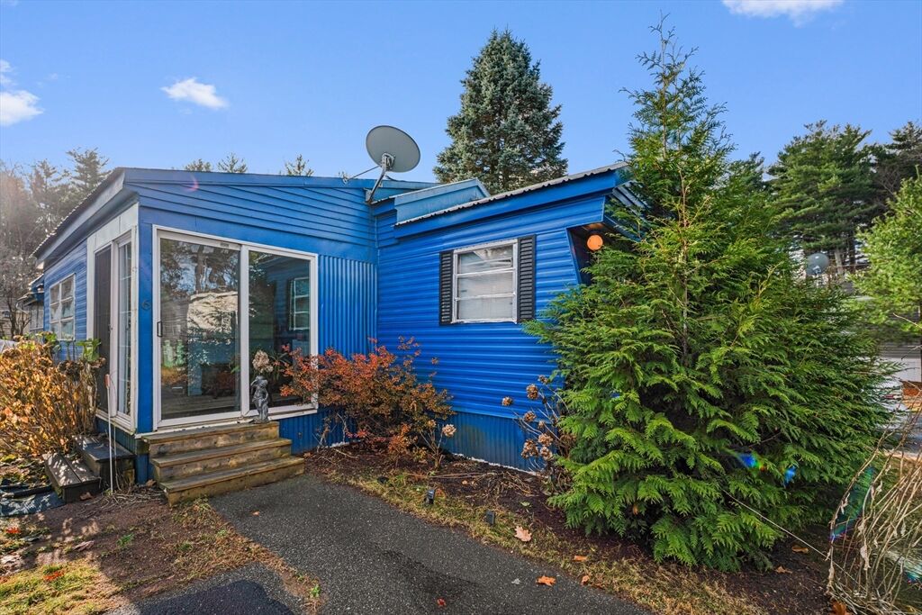 Property Photo:  6 B  MA 01860 