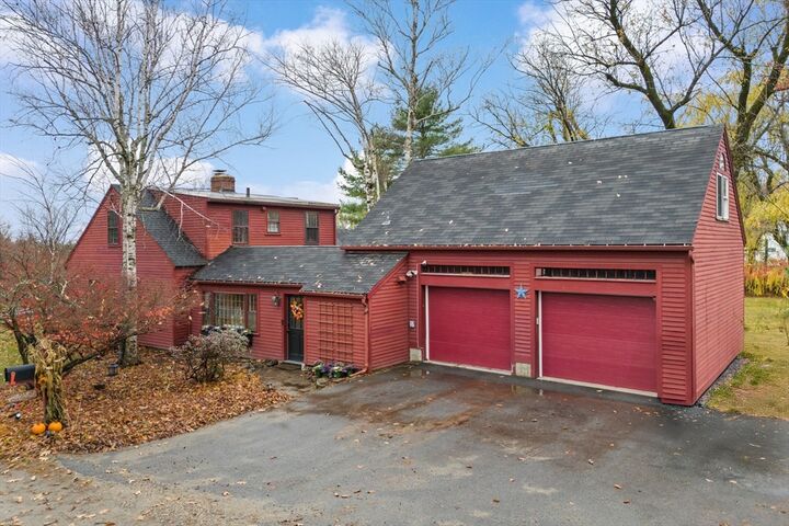 Property Photo:  252 Clark Hill Rd  NH 03070 