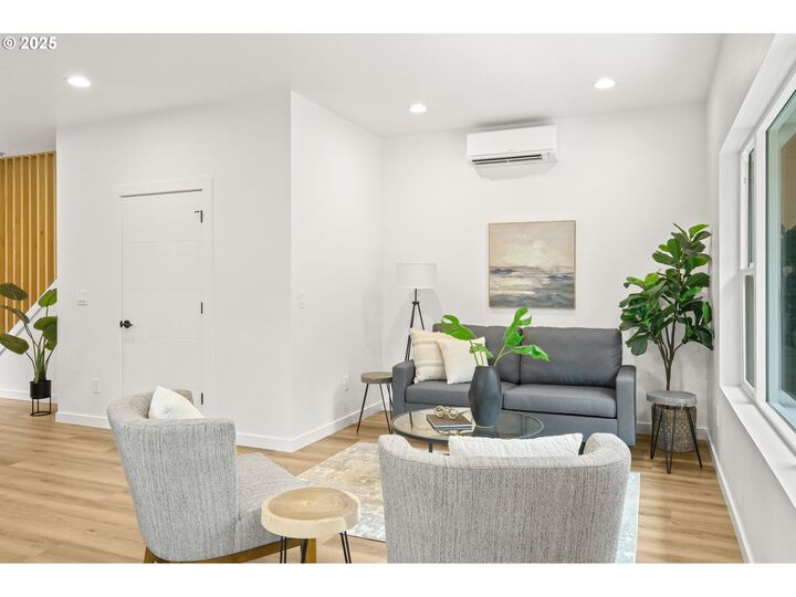 Property Photo: 3520 NE 44th Ave OR 97212