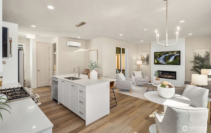 Property Photo:  813  18th Avenue W  WA 98033 