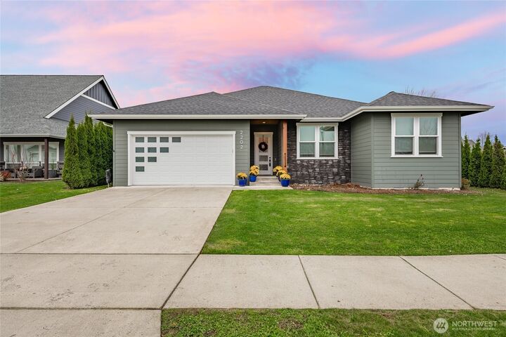 2202  Berryman Loop  Lynden WA 98264 photo