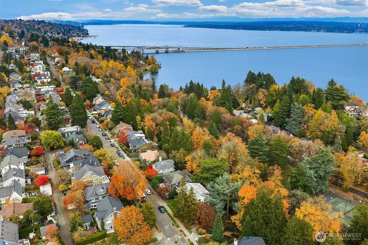 2540  34th Avenue S  Seattle WA 98144 photo