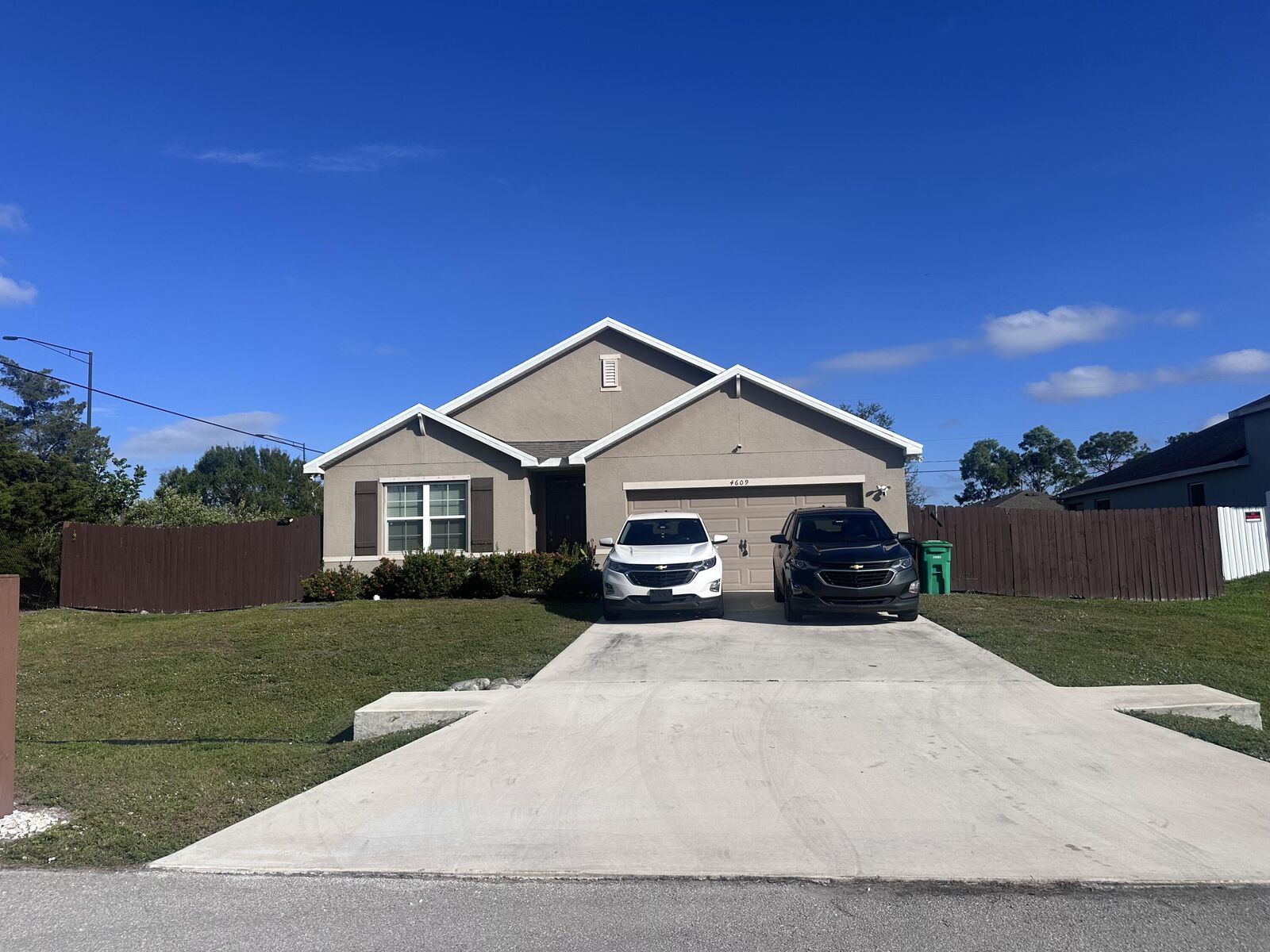 Property Photo: 4609 SW Babylon Street FL 34953