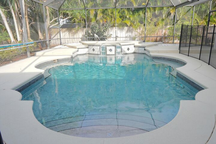 Property Photo:  781 SW Dolores Avenue  FL 34983 