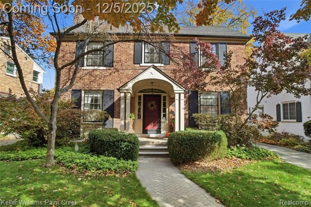 Property Photo:  835 Claremont Street  MI 48124 
