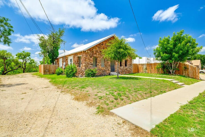 Property Photo:  415 E Harris Avenue  TX 76903 