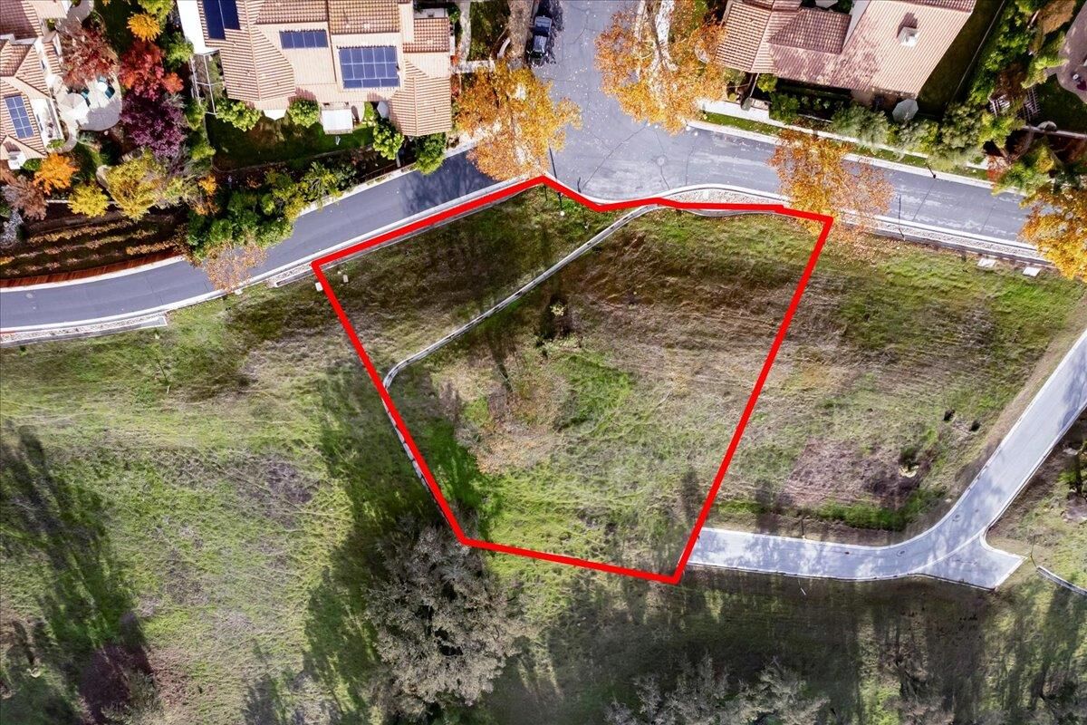 Property Photo:  2860 Berwick Avenue  CA 95020 