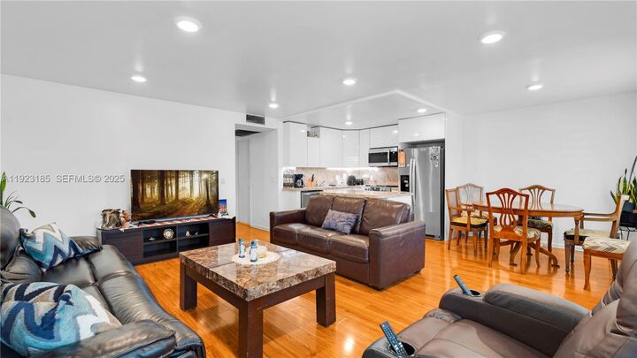 Property Photo: 551 SW 135th Ave 208B FL 33027