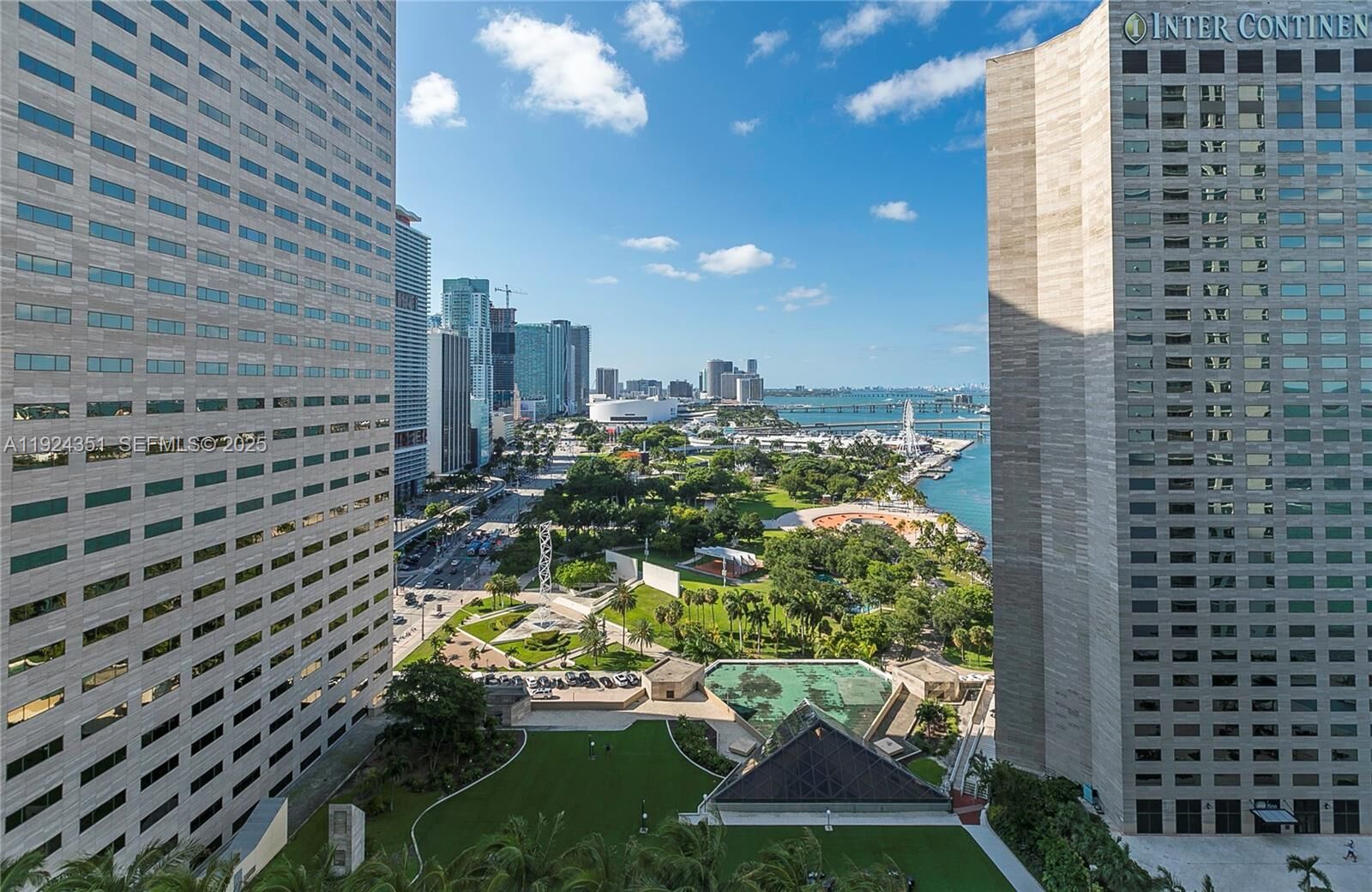 Property Photo: 325 S Biscayne Blvd 2424 FL 33131