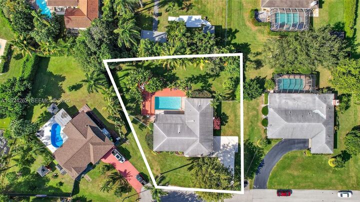 Property Photo: 431 Vicksburg Ter FL 33325