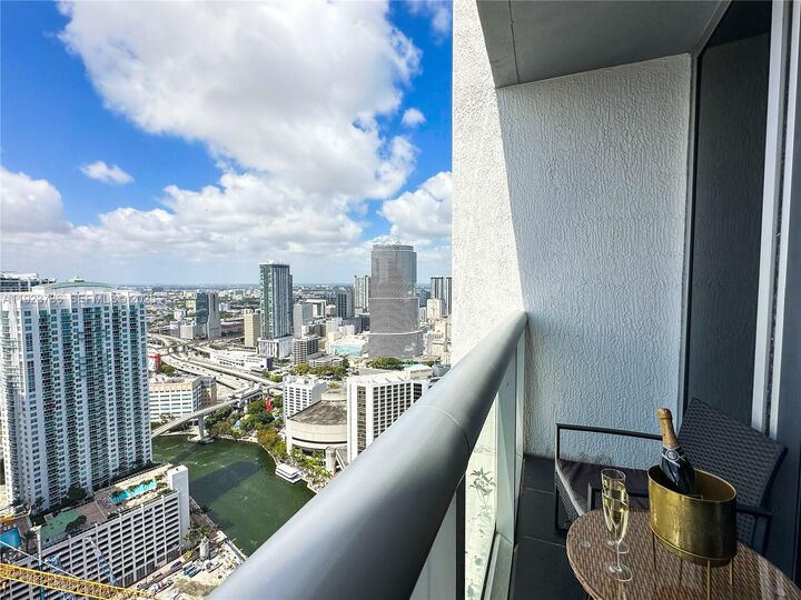 Property Photo: 485 Brickell Ave 4405 FL 33131