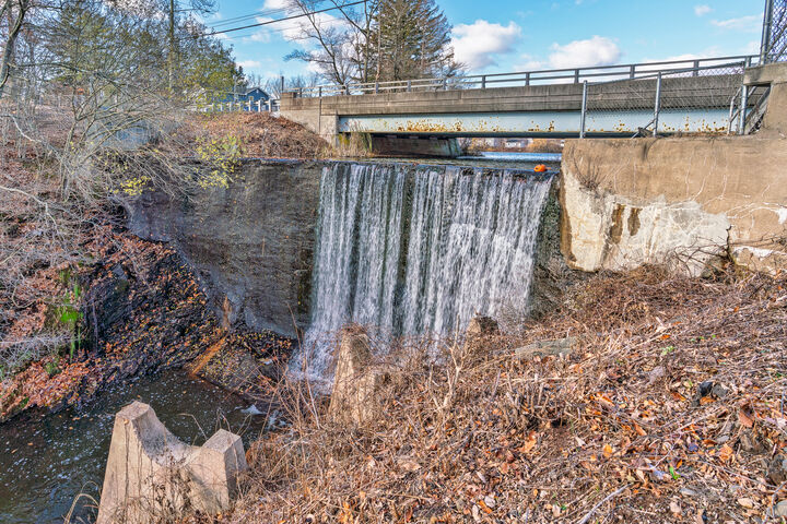 Property Photo: 10 Main Street 304 CT 06037