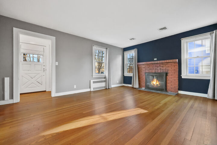 Property Photo:  6 Willow Street  CT 06851 