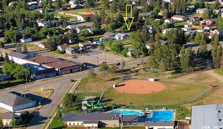 Property Photo:  113 4th Street N  SK S0E 1E0 